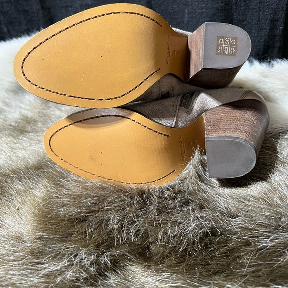 COACH HEWES Suede Chelsea Boots women’s 5 A6843 Zip Up Block Heel - Picture 6 of 11